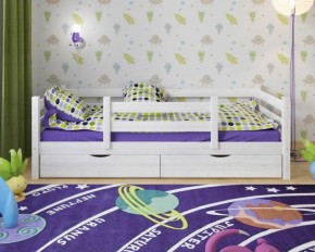 Детская кровать из массива березы Соня-5 (Белый/Лак) в Добрянке - dobryanka.ok-mebel.com | фото 1