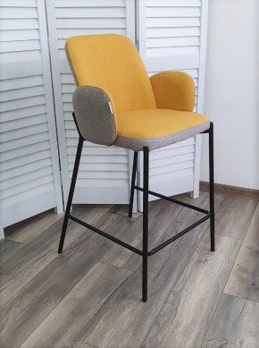 Полубарный стул NYX (H=65cm) VF106 желтый / VF120 серый М-City в Добрянке - dobryanka.ok-mebel.com | фото